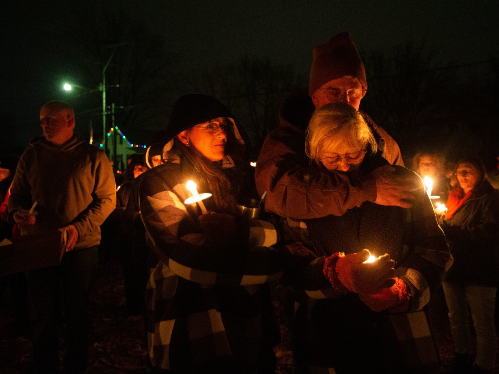 Bethalto residents pay respects at candlelight vigil